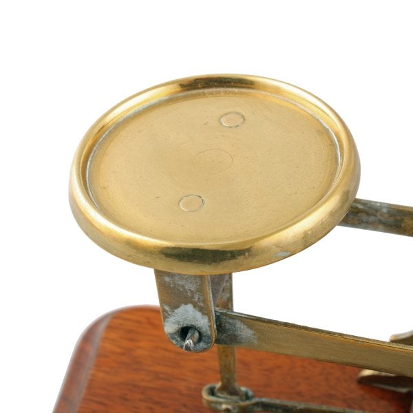 https://www.grahamsmithantiques.com/images/set-of-brass-postal-scales-p4262-35626_image.jpg